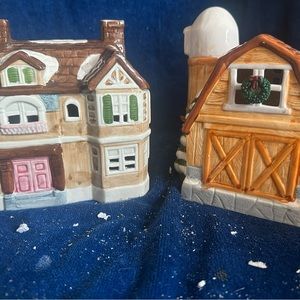 LOT OF 2 Christmas Village High Gloss Glaze Lighted House & Barn Taiwan 7”x6”x5”
